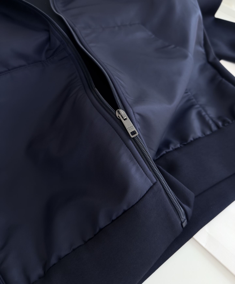 Pra*a outwear